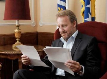 bakir-izetbegovic-srebrenica-400x266