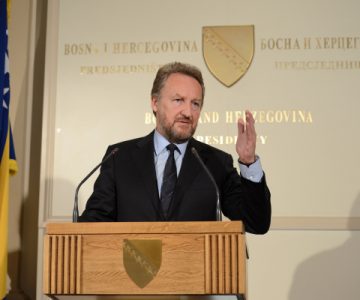 600 1511535981Bakir-Izetbegovic-Press-Pokusaj-Vojnog-Udara-Turska 03 IS