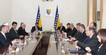 Izetbegovic delegacijavjerskih-e1523357064832-400x189