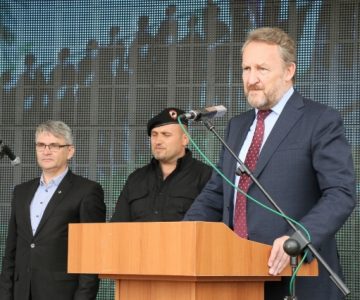 1000 1525967101crni-labudovi-bakir-izetbegovic-10052018-20180510161555 0J4A7818-MZ