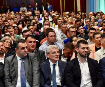1000 1529694512dzaferovic tribina tuzla1